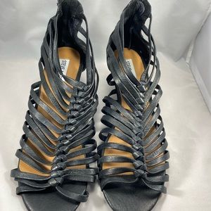 Steve Madden black strappy sandal